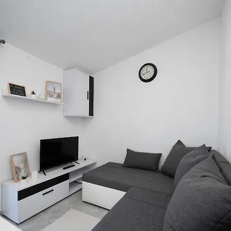 Apartment With Parking Space - 19830 Zadar