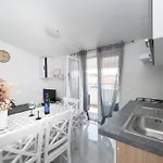 With Parking Space - 19830 Apartamento Zadar