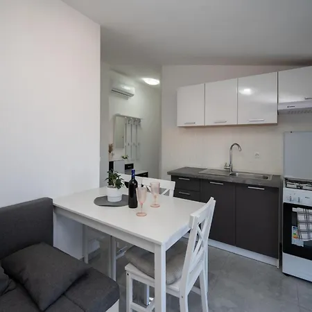 With Parking Space - 19830 * Zara