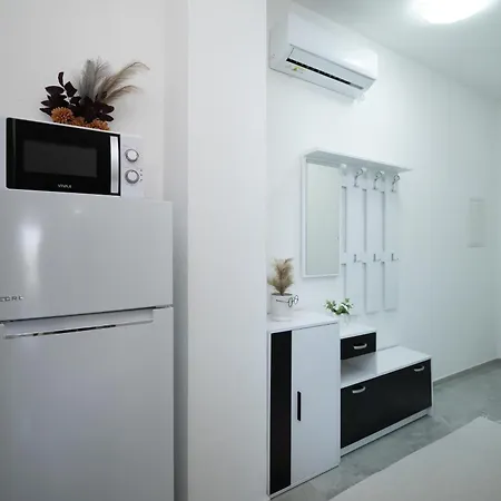 Lejlighed With Parking Space - 19830