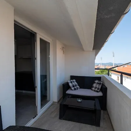 Lejlighed With Parking Space - 19830 *