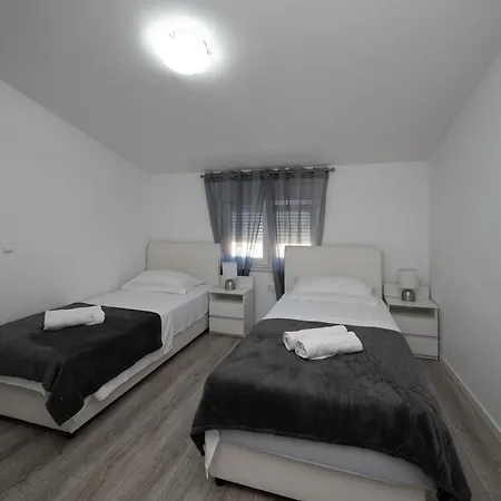 With Parking Space - 19830 Zadar