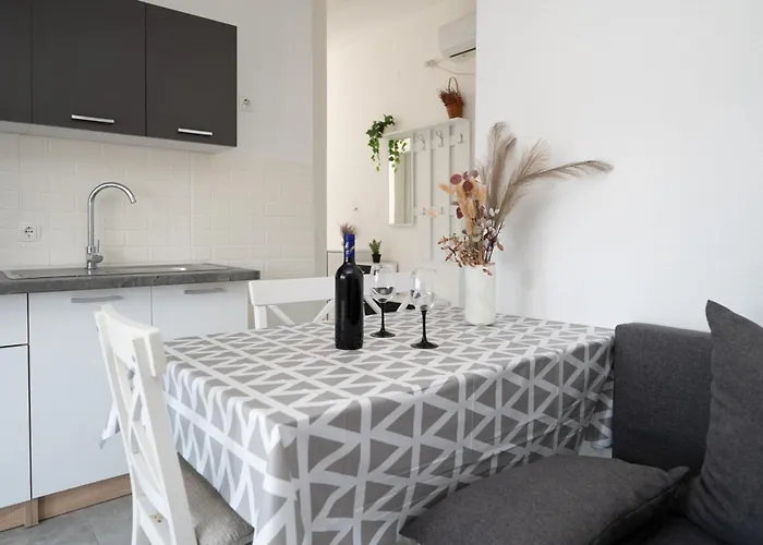 Lägenhet With Parking Space - 19830 Zadar