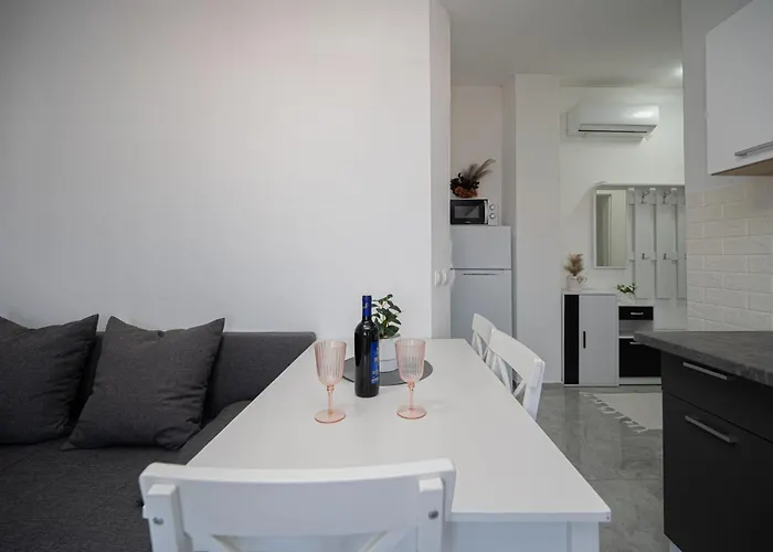 With Parking Space - 19830 Lägenhet Zadar