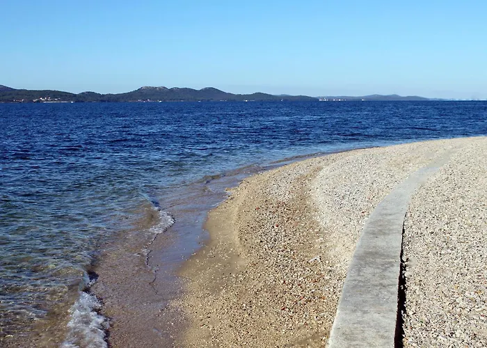 Lägenhet With Parking Space - 19830